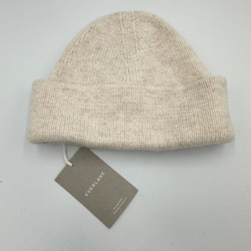 Everlane Felted Merino Wool Beanie Heathered Oat Wool Knit Hat NWT Minimalist - Picture 2 of 5